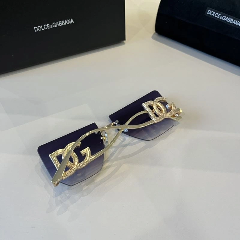 Sophisticated Dolce Gabbana Sunglasses 279113