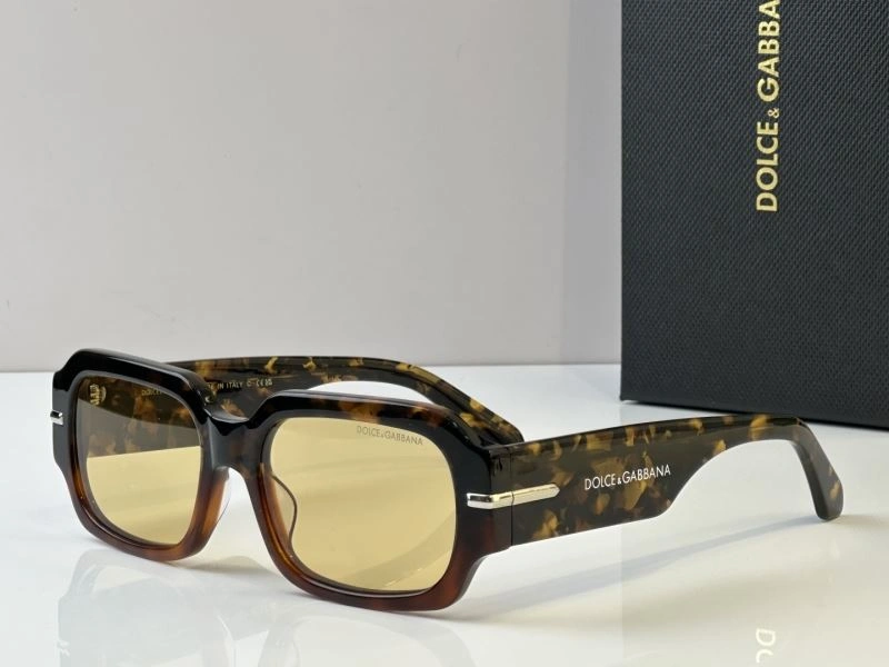 Trendsetting Dolce Gabbana Sunglasses 279195
