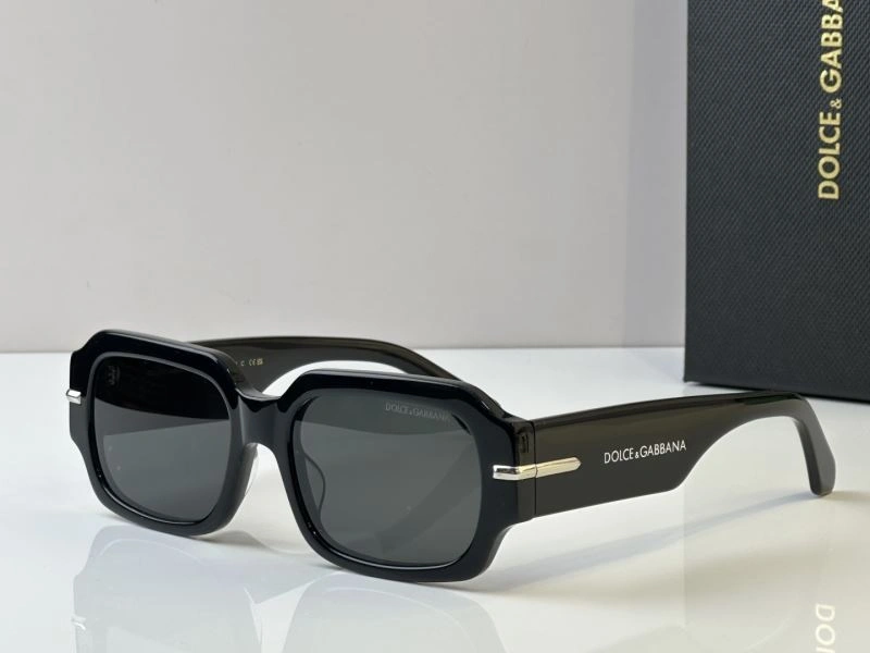 Trendsetting Dolce Gabbana Sunglasses 279195