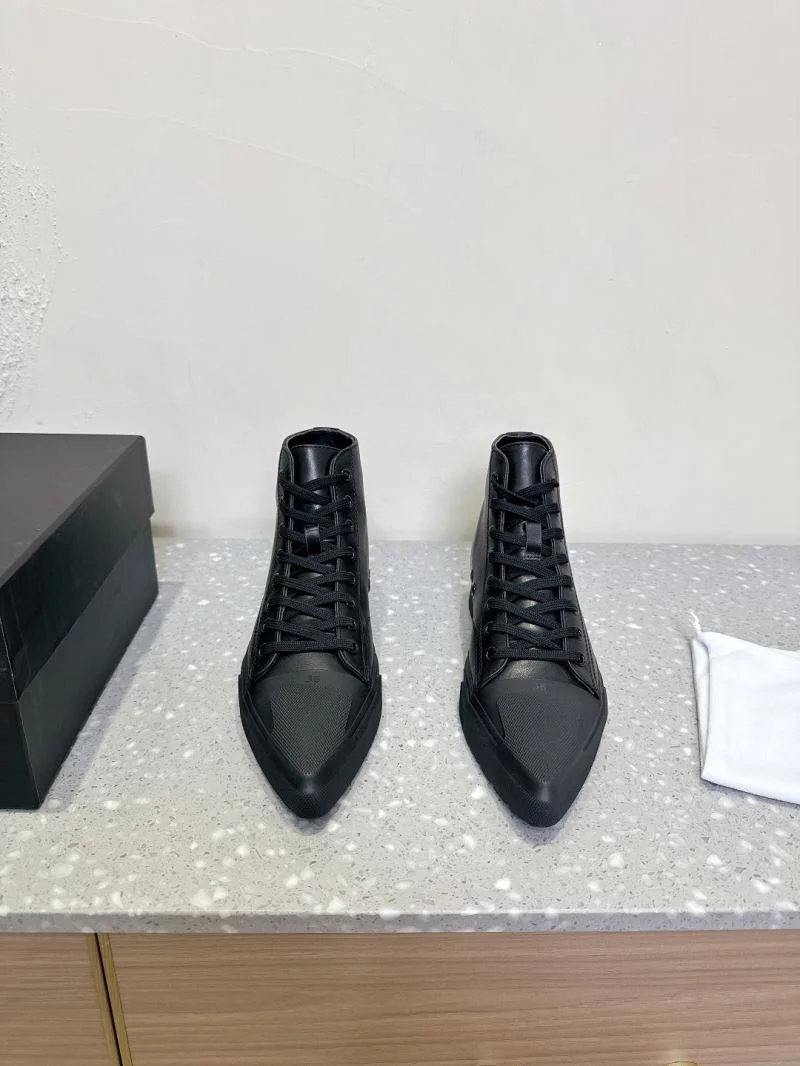 Supportive Dymonlatry Shoes 10115