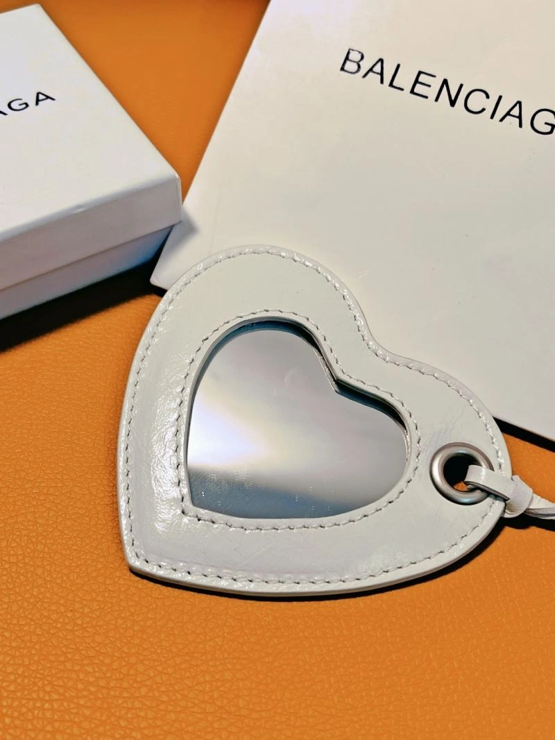 SportInspired GoldenBalenciaga Keychain - Luxury Accessory 70130