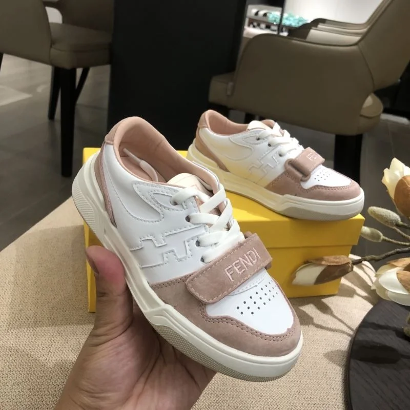 Trendy FENDI SHOES 29779