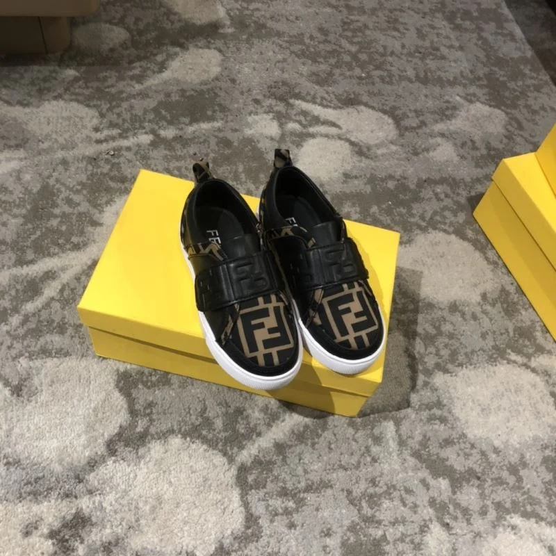 Compact FENDI SHOES 30214