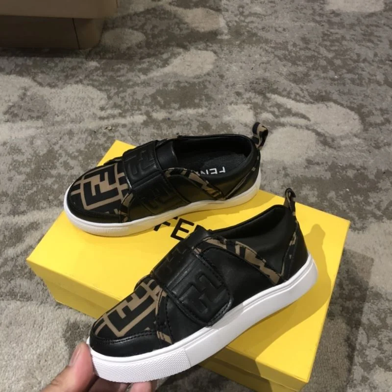 Compact FENDI SHOES 30214