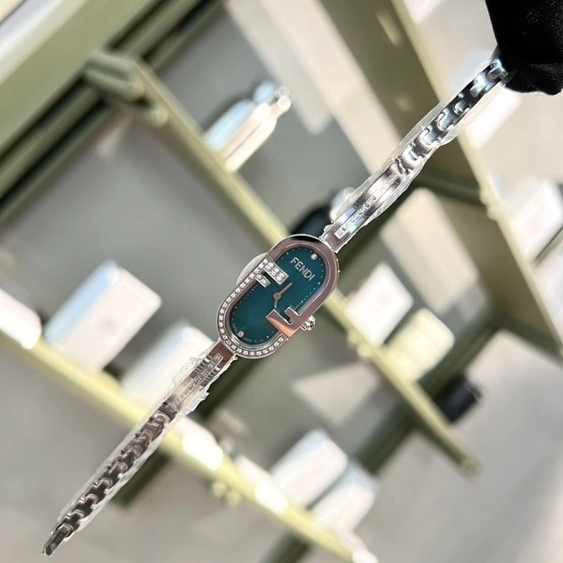 Compact FENDI Watches 182175