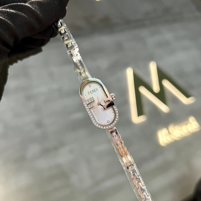 Compact FENDI Watches 182175