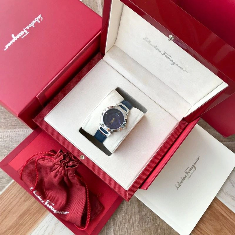 FERRAGAMO Watches Unique 182360