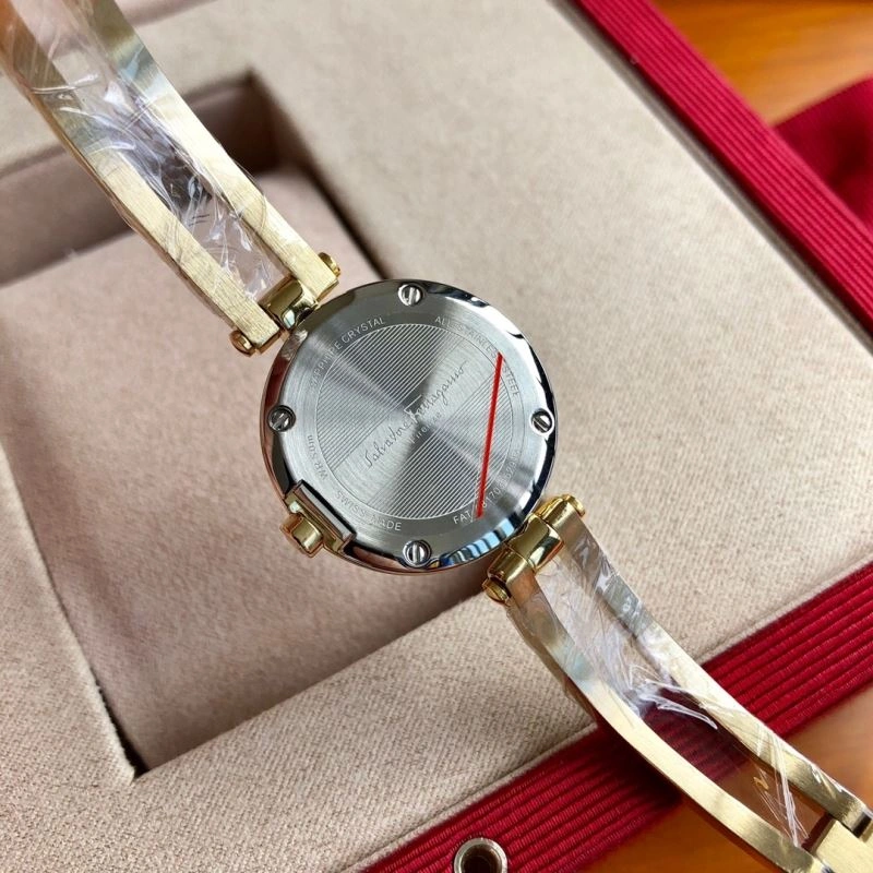 OnTrend FERRAGAMO Watches 182353