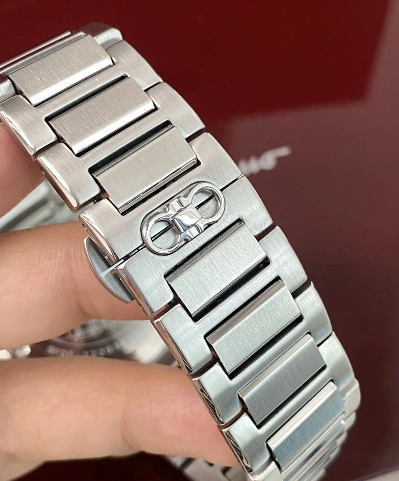 FERRAGAMO Watches Resilient 182337
