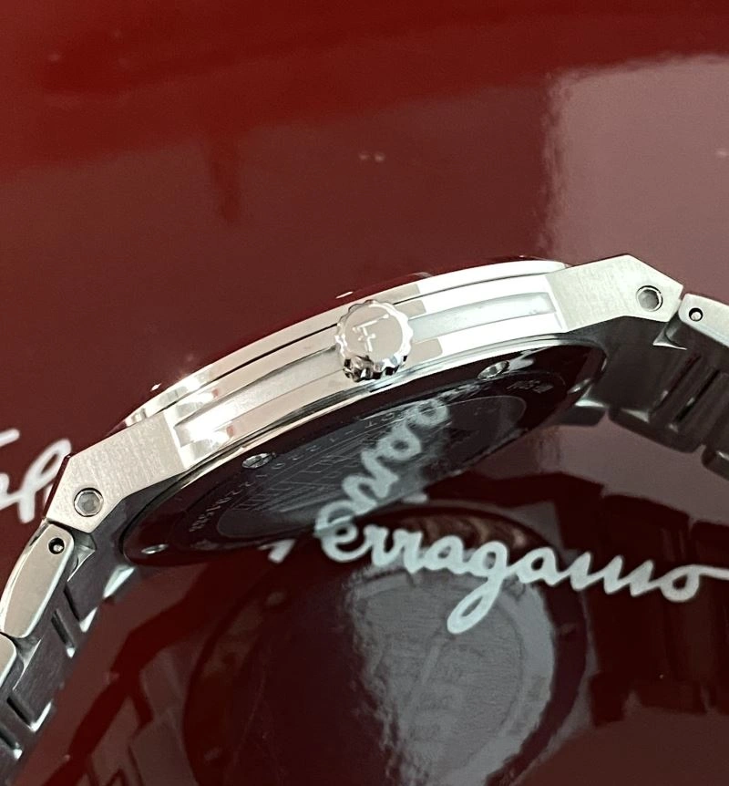 Classic FERRAGAMO Watches 182181