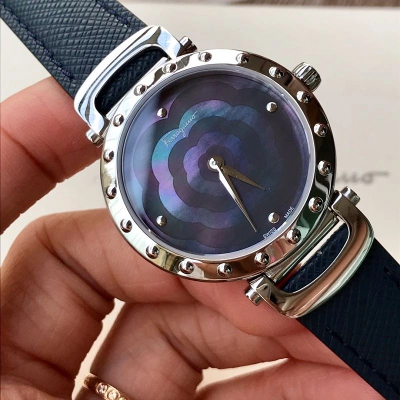 Durable FERRAGAMO Watches 182340