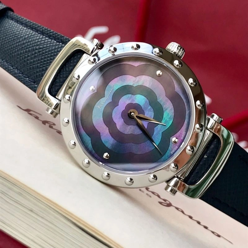 Durable FERRAGAMO Watches 182340