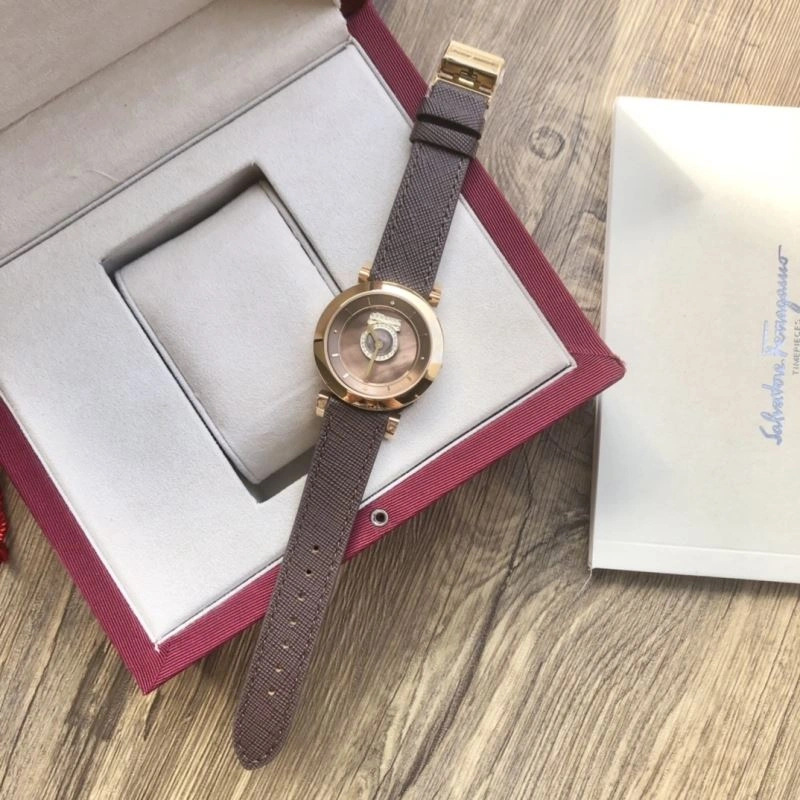FERRAGAMO Watches Bright 182332
