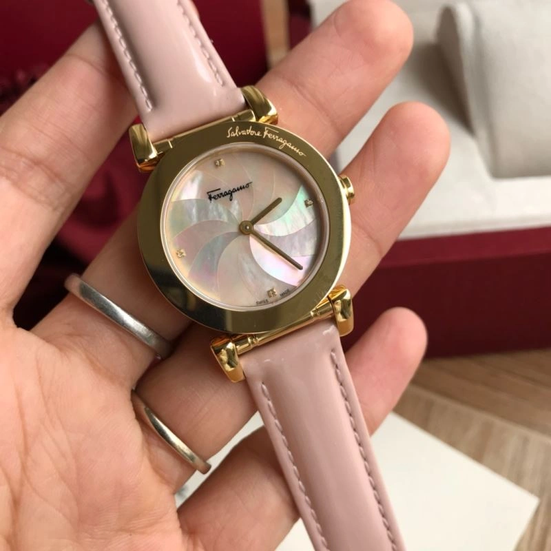 FERRAGAMO Watches Sleek 182301