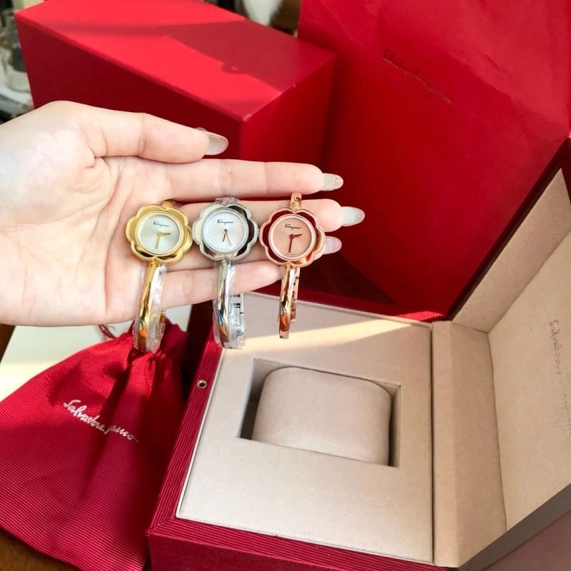 Versatile FERRAGAMO Watches 182302