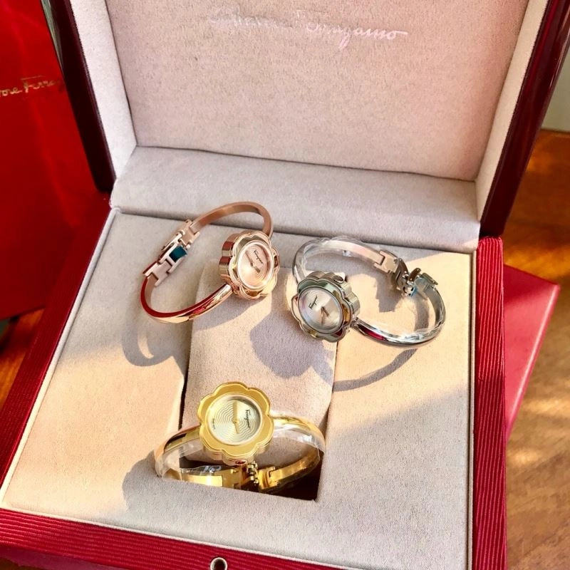 Versatile FERRAGAMO Watches 182302