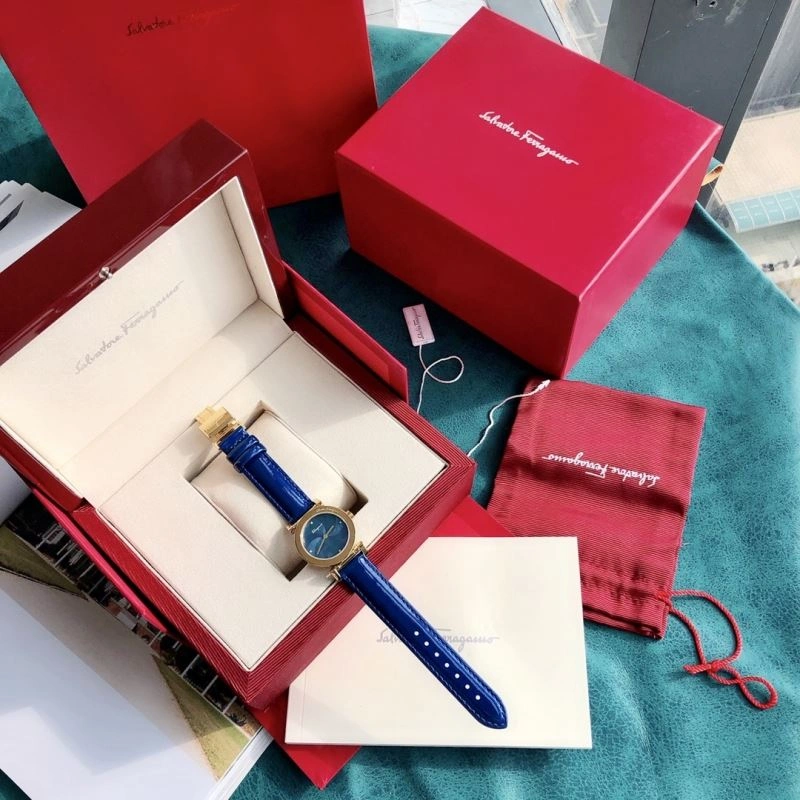 Snug FERRAGAMO Watches 182291