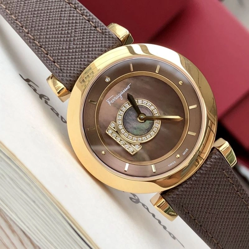 FERRAGAMO Watches Original 182251