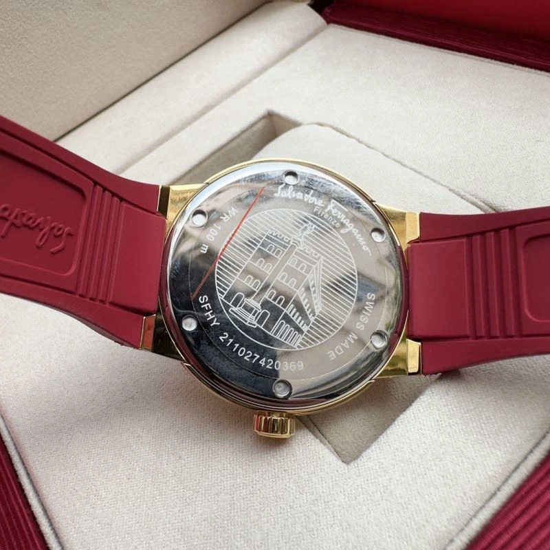 Refined FERRAGAMO Watches 182236