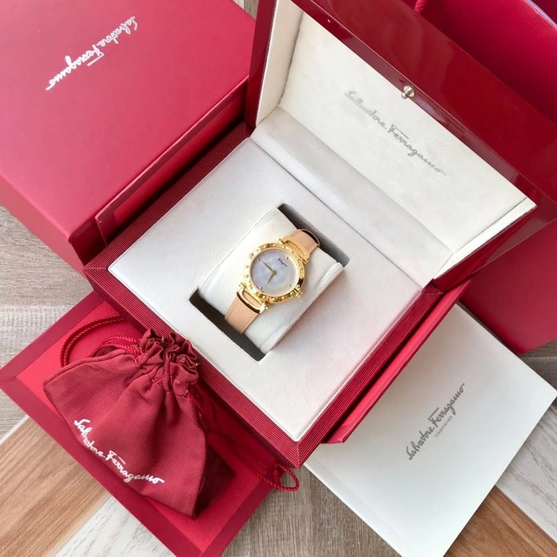 FERRAGAMO Watches Sporty 182216