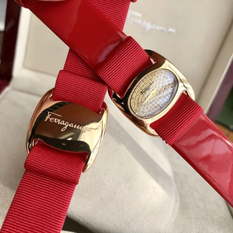 FERRAGAMO Watches Cozy 182176