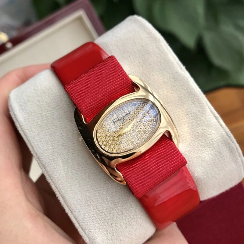FERRAGAMO Watches Cozy 182176