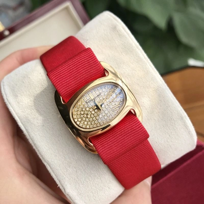 FERRAGAMO Watches Cozy 182176