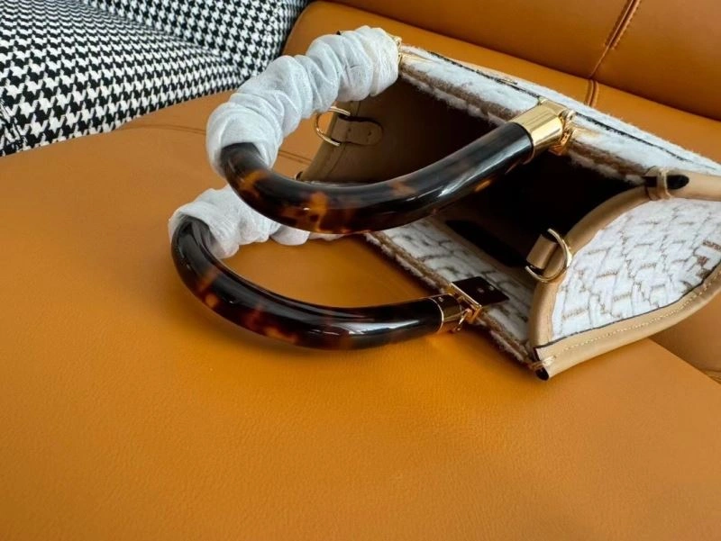 WellDesigned Fendi Baguette Bags 73005