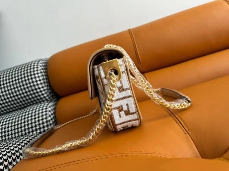 Elegant Fendi Baguette Bags 73038
