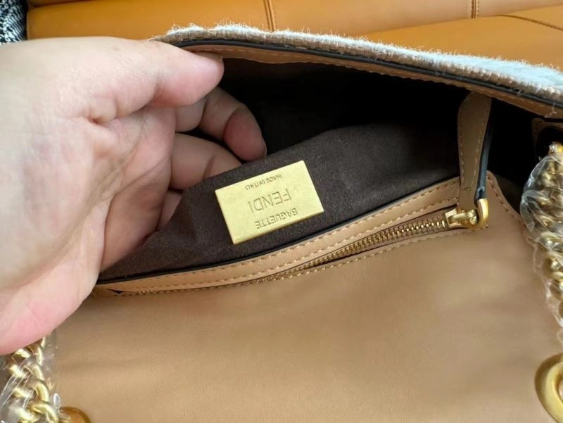 Elegant Fendi Baguette Bags 73038