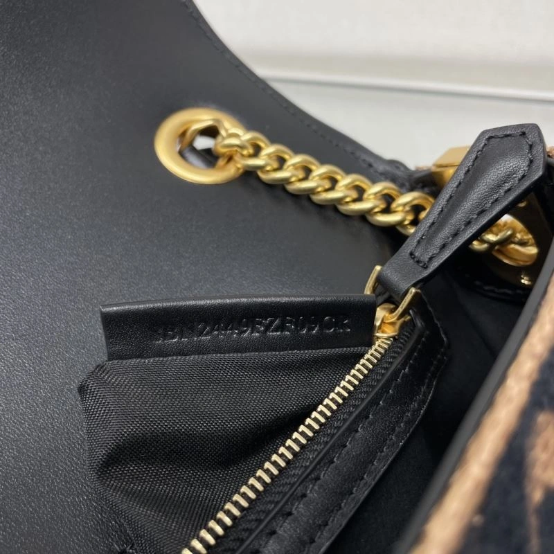 Fendi Baguette Bags QuickDry 73006