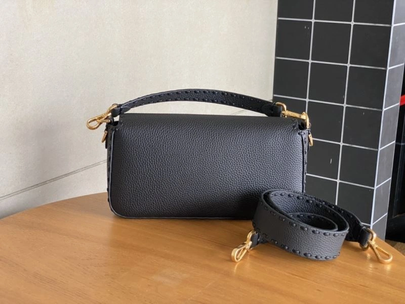 Trendsetting Fendi Baguette Bags 73003