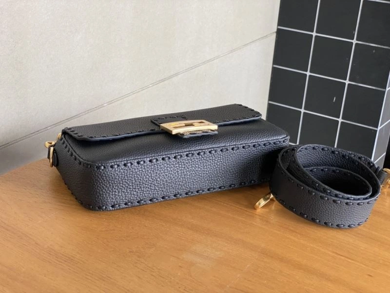 Trendsetting Fendi Baguette Bags 73003