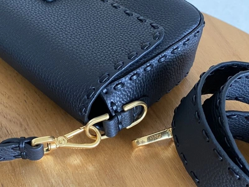 Trendsetting Fendi Baguette Bags 73003