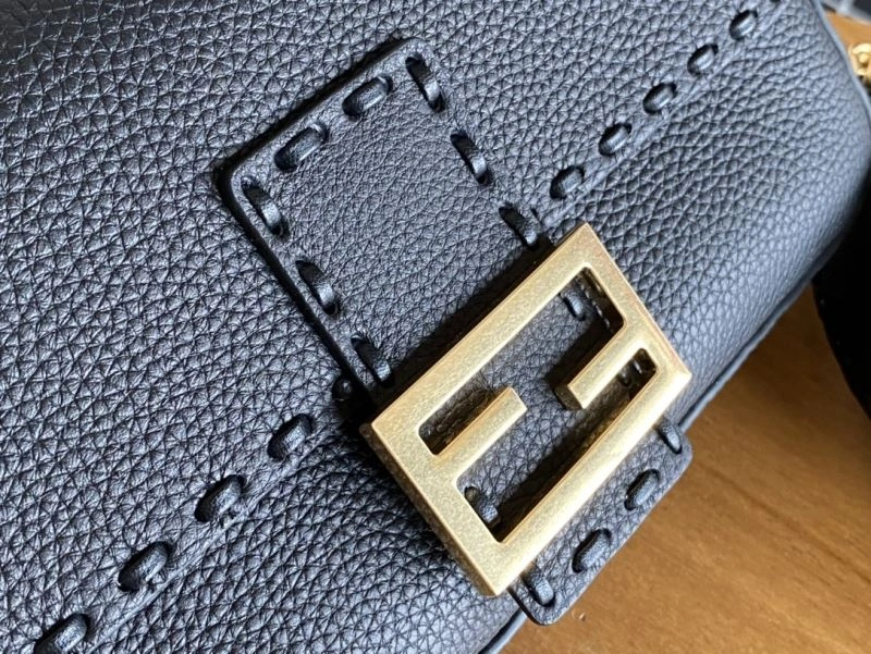 Trendsetting Fendi Baguette Bags 73003