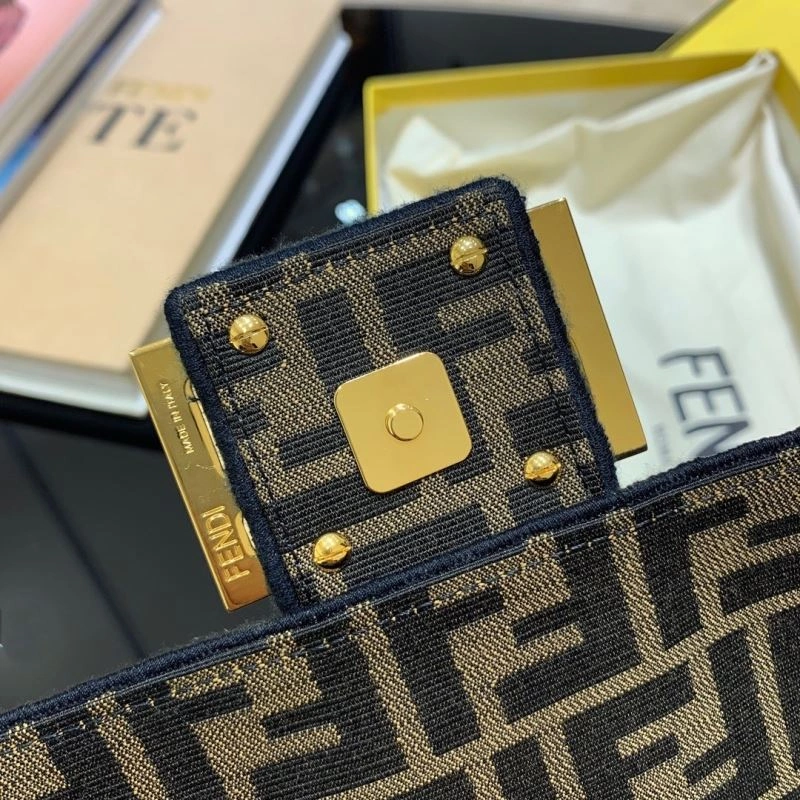 Fendi Baguette Bags Stretchable 72989