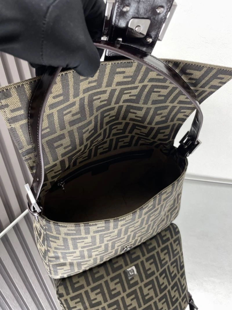WaterResistant Fendi Baguette Bags 72980