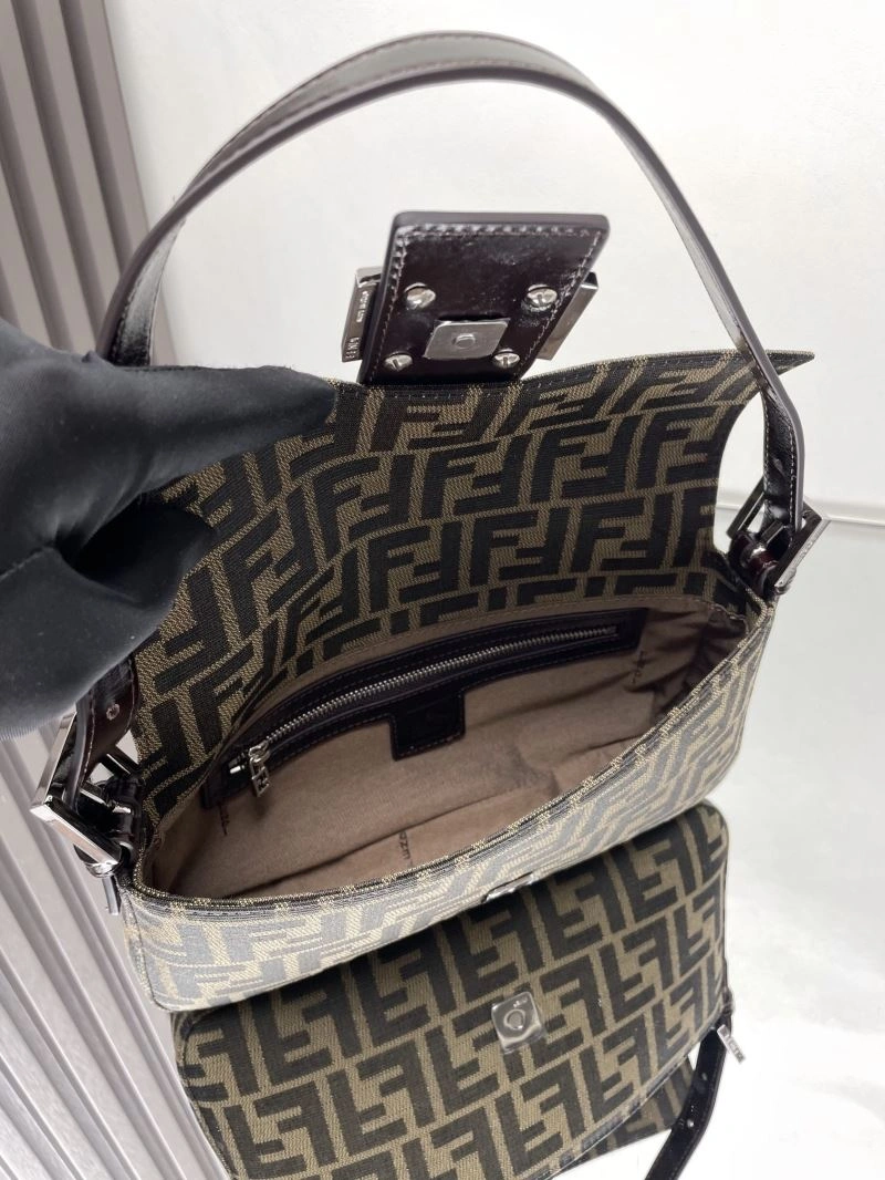 Fendi Baguette Bags Unisex 72994