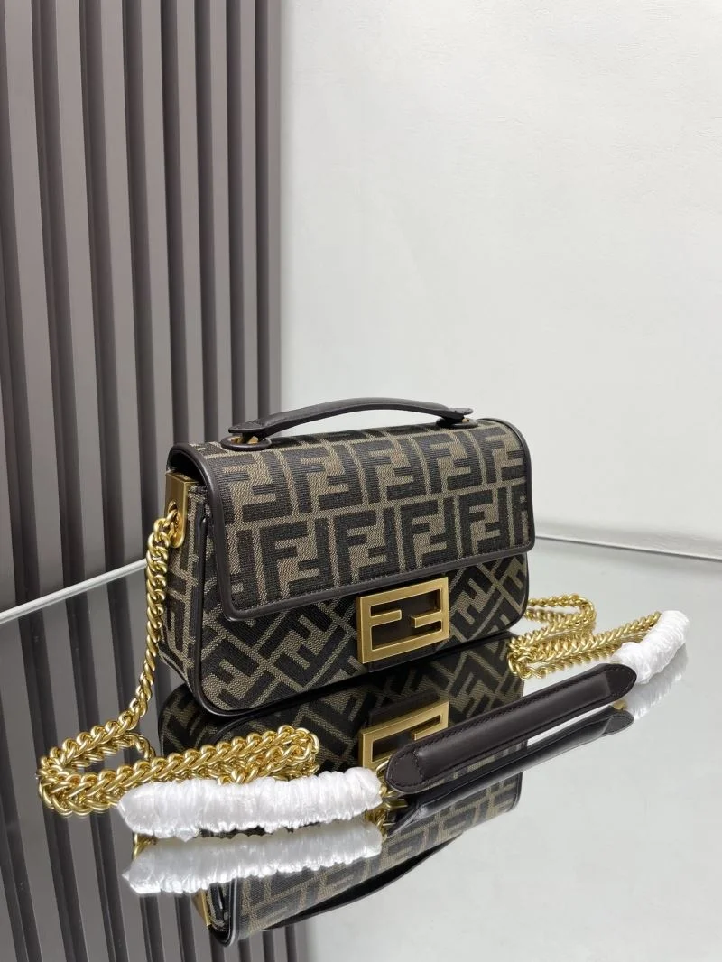 Lightweight Fendi Baguette Bags 37714