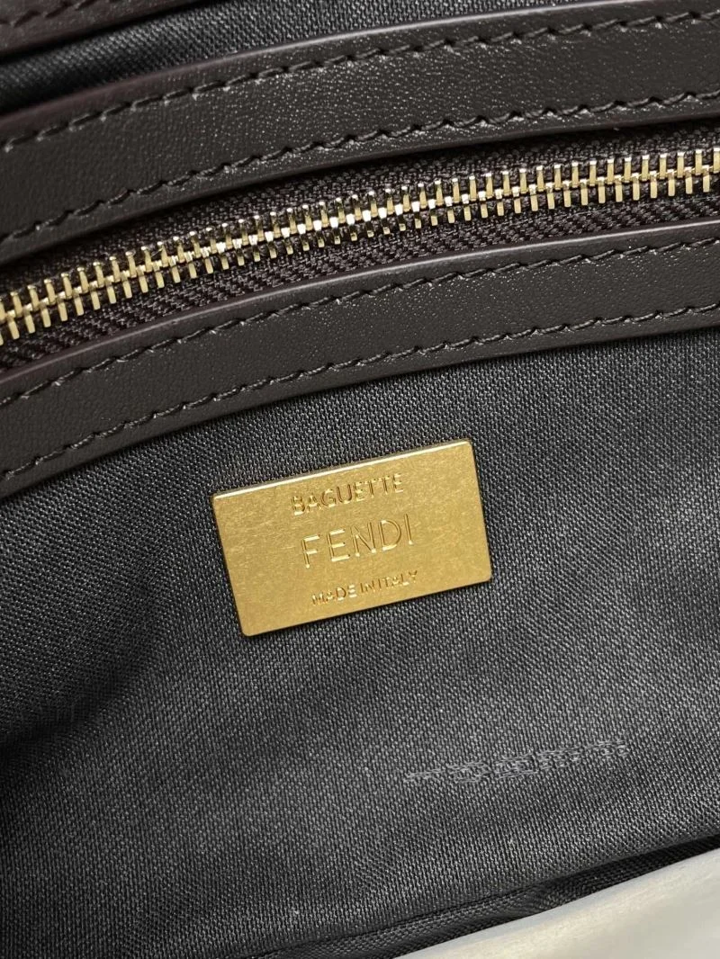 Lightweight Fendi Baguette Bags 37714