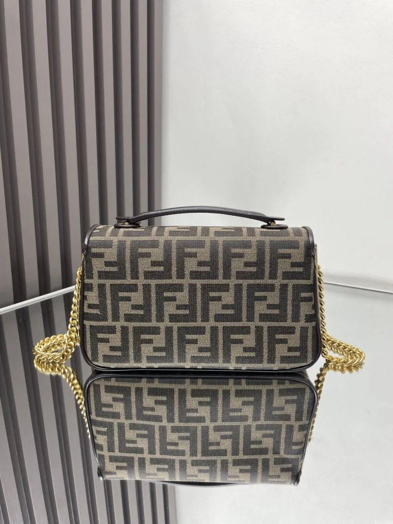 Lightweight Fendi Baguette Bags 37714