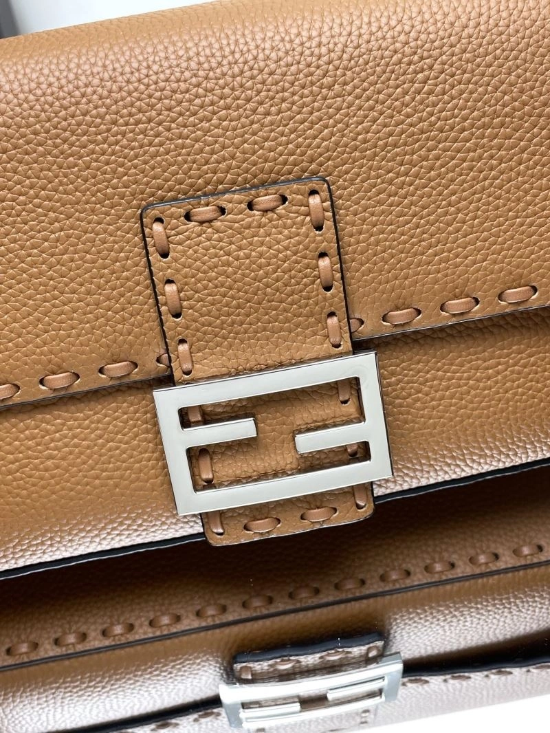 Fendi Baguette Bags Trendsetting 72981