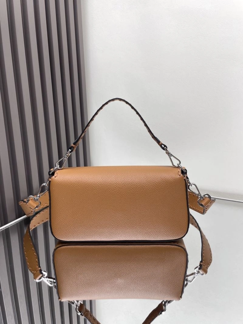 Fendi Baguette Bags Trendsetting 72981