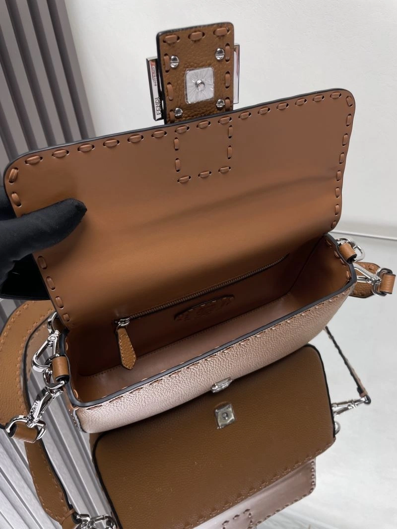 Fendi Baguette Bags Trendsetting 72981