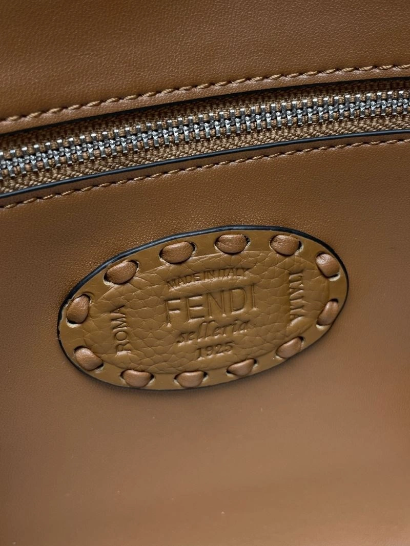 Fendi Baguette Bags Trendsetting 72981