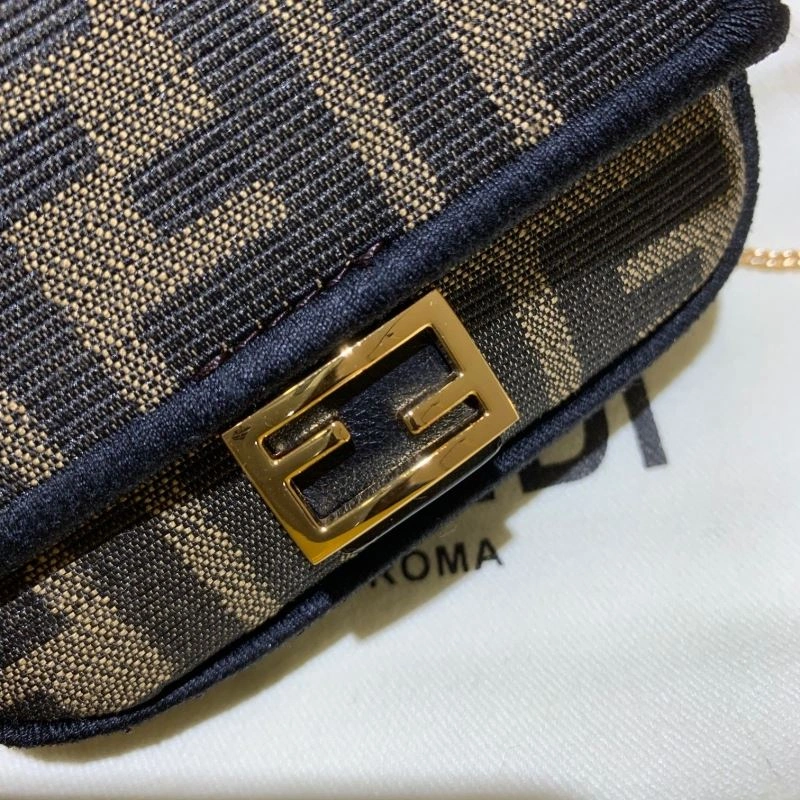 Effortless Fendi Baguette Bags 58128