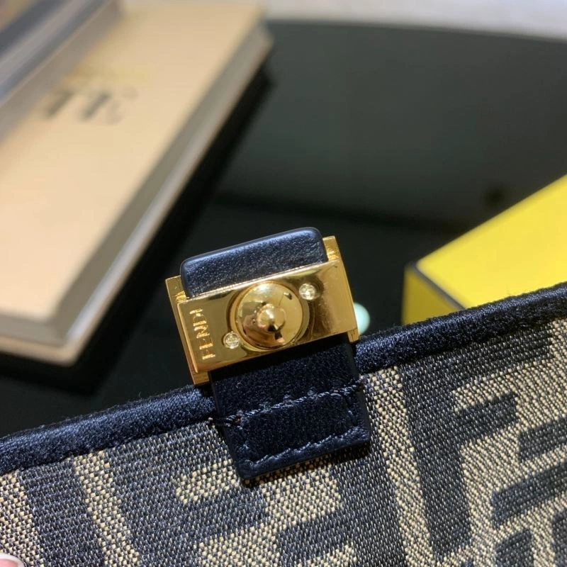 Effortless Fendi Baguette Bags 58128