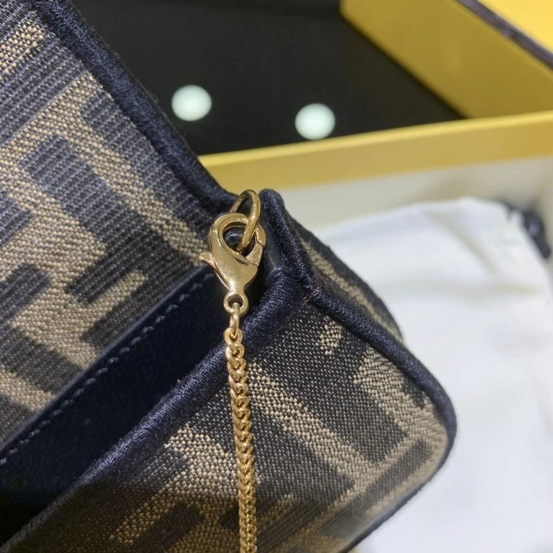 Effortless Fendi Baguette Bags 58128