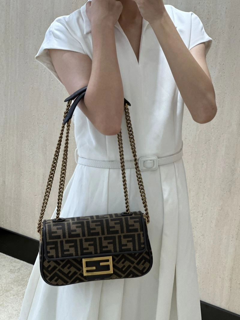 Lightweight Fendi Baguette Bags 58131