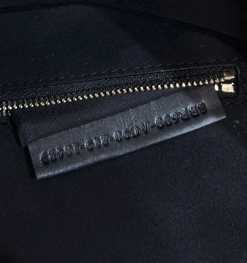 Flexible Fendi Baguette Bags 58118